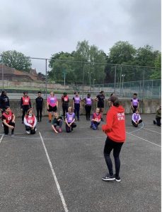 girls playing netball